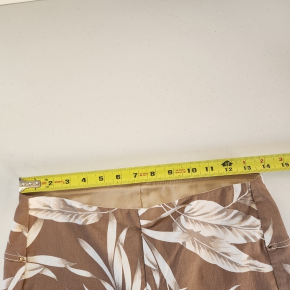 Joseph Ribkoff Palm Pull On Stretchy Capri Pants Brown Neutral Summer Size 8 - Picture 9 of 12